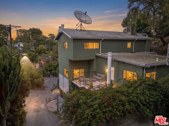 Building Photo - 8506 Oak Ct