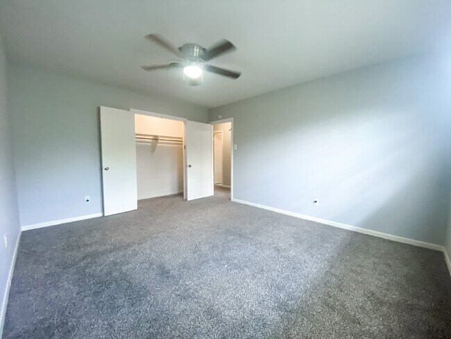 Building Photo - Charming 3-Bedroom Home with Cozy Fireplace