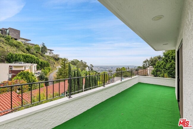 Building Photo - 1713 Queens Ct