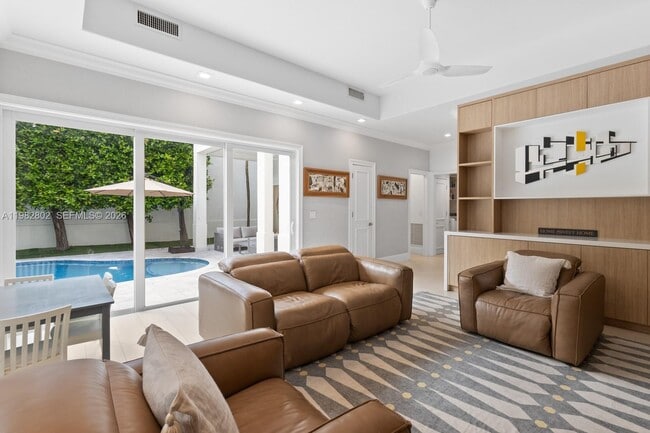 Building Photo - 5 Coconut Ln