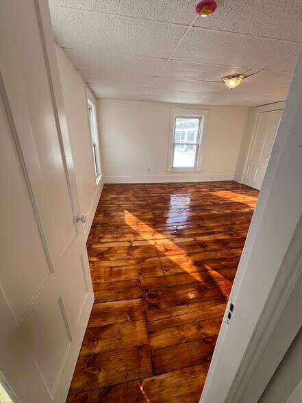 Building Photo - 104 Harrison St