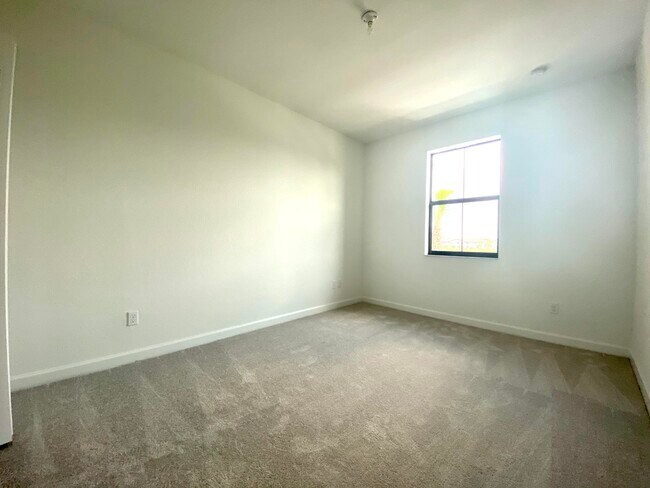 Building Photo - 13090 Anthorne Ln