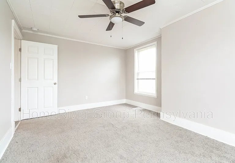 Building Photo - 2712 Versailles Ave