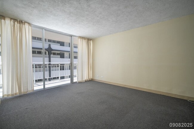 Building Photo - $2,500/mo / 2BR / 1BA • 755 SF • 1 Assigne...