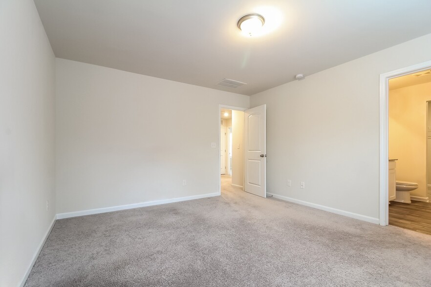 Building Photo - 508 Wagon Trail