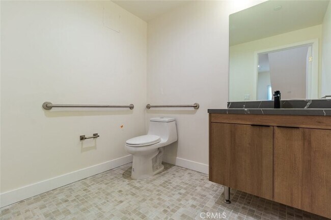 Building Photo - 1212 Viola Ave