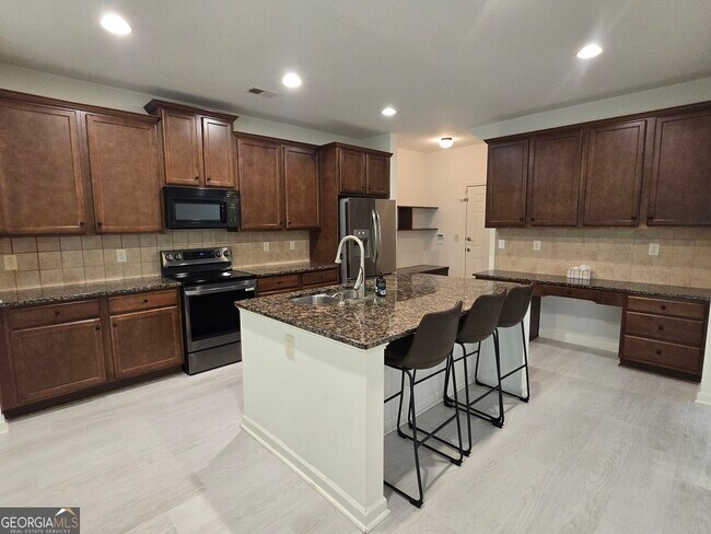 Building Photo - 2020 Beyers Landing Dr