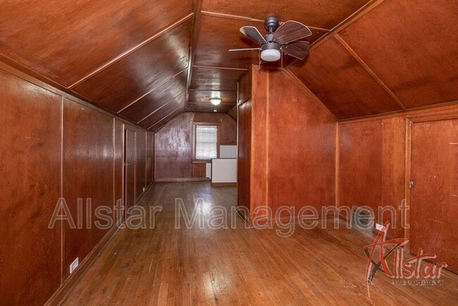 Building Photo - 3575 Grosvenor Rd