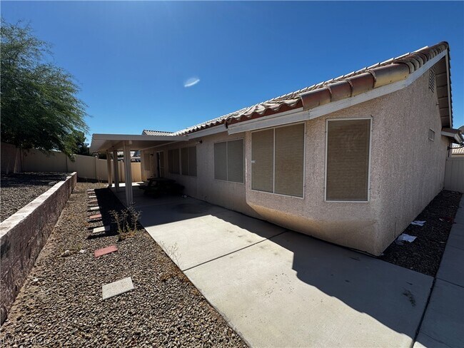 Building Photo - 1404 Laughing Larkspur Ave
