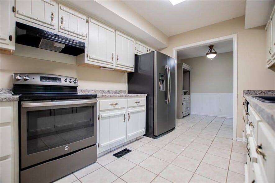 Building Photo - 1499 Stonington Ct