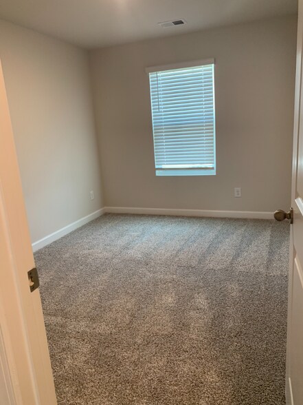 Building Photo - 2329 Belterra Dr