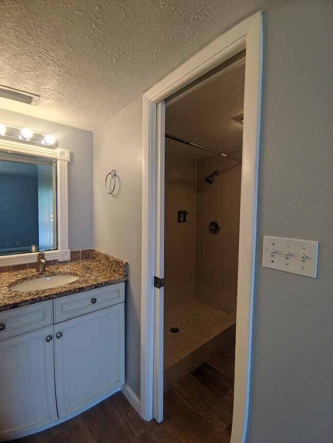 Building Photo - 2763 Woodgate Ln