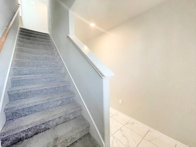 Building Photo - Adorable home located in the community of ...