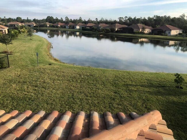 Building Photo - 3576 Valle Santa Cir