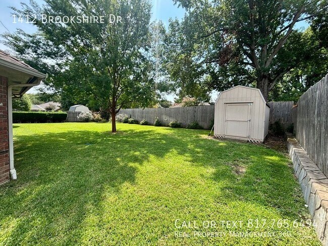 Building Photo - 1412 Brookshire Dr