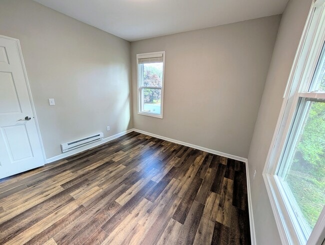 Building Photo - 328 N G St