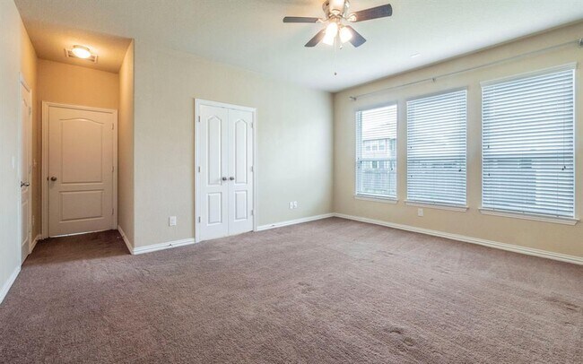Building Photo - 8021 Arezzo Dr