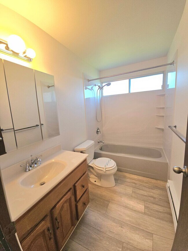 Building Photo - 2bed/1bath Edgewood Duplex*****COMING SOON***