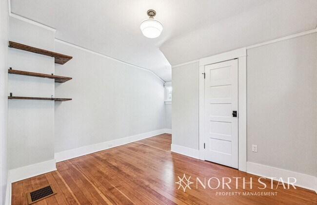Building Photo - Charming Broadmoor Historic Farmhouse on a...