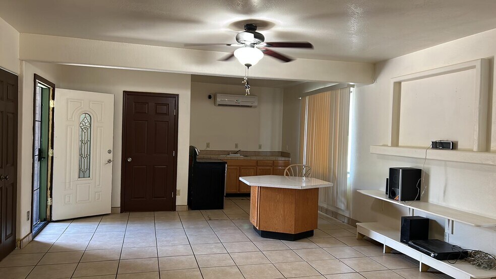 Building Photo - 1175 Avenida Gandara