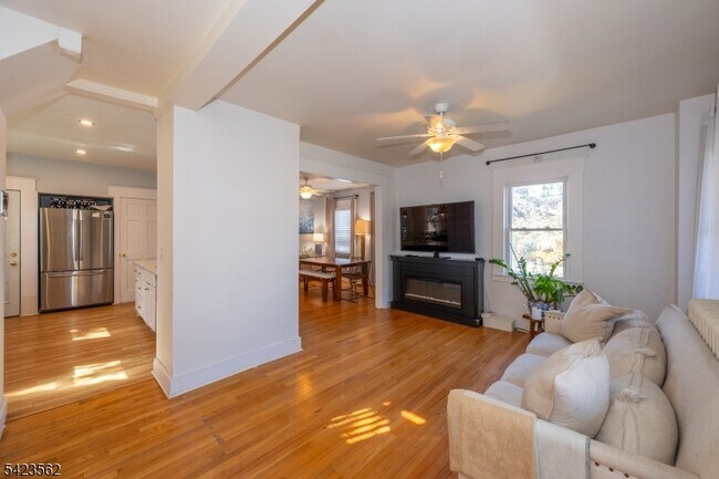 Building Photo - 38 Claremont Ave