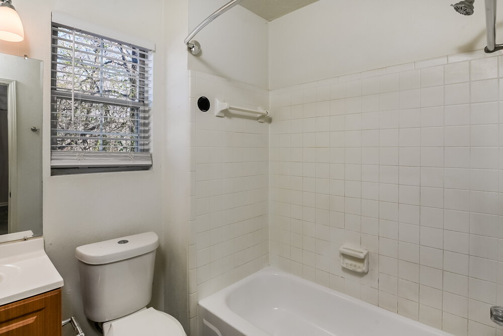Building Photo - 5895 Brookside Dr SE