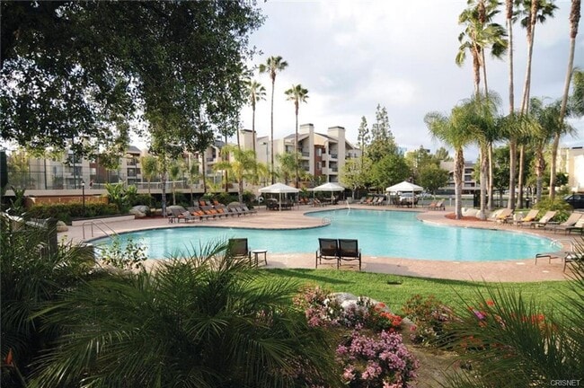 Building Photo - 1 Bedroom Resort Style Living at THE MET! ...