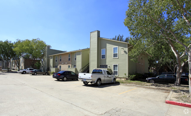 Primary Photo - Catalina Apartments