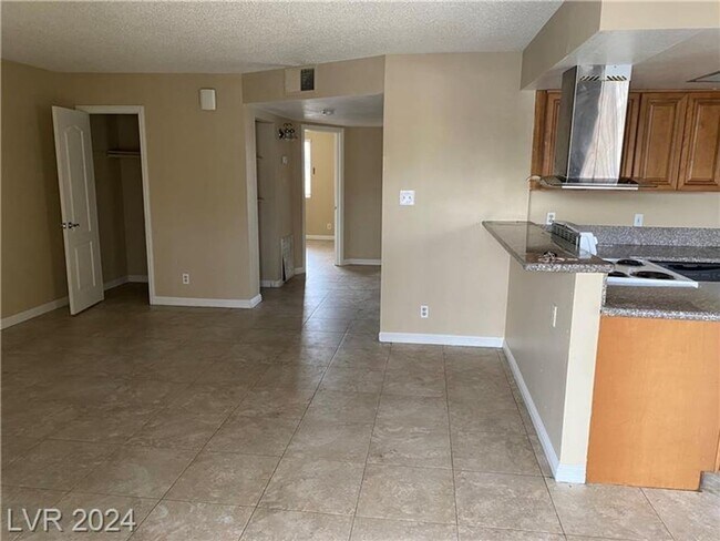 Building Photo - 5456 Cabeza Dr