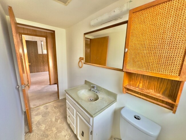 Building Photo - 2,510 Sq Ft | 5 Bedroom · 3 Bathroom – W/D, Terrace, Garage & Extra Space