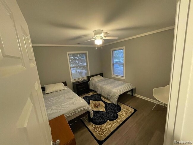 Building Photo - 6102 Harrison St