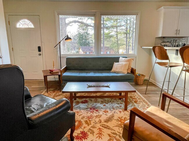 Building Photo - 1001 Belmont Dr