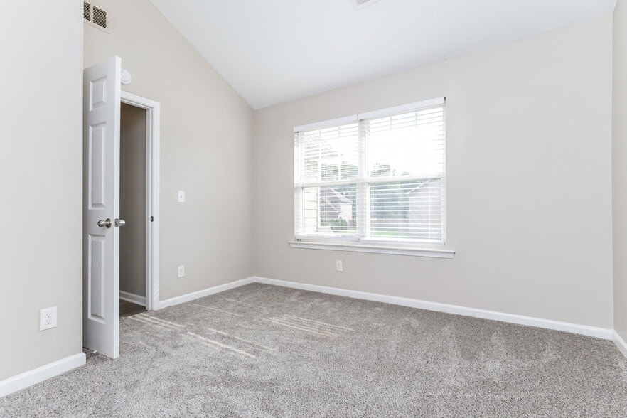 Building Photo - 137 Centerra Springs Dr