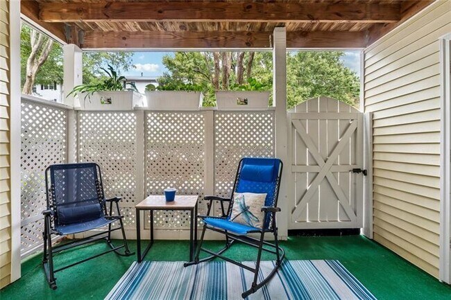 Building Photo - 6808 Glenridge Dr