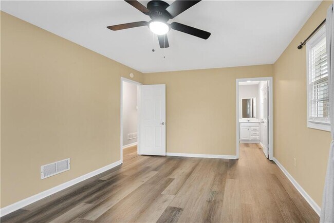 Building Photo - 700 Tilley Rd