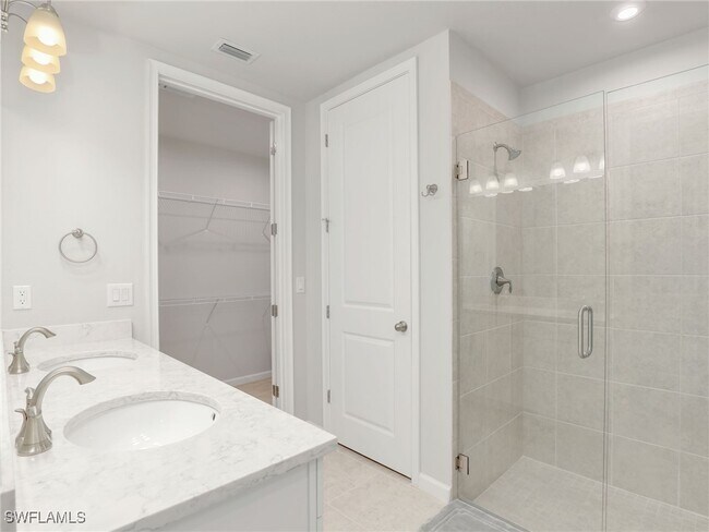 Building Photo - 4687 Arboretum Cir