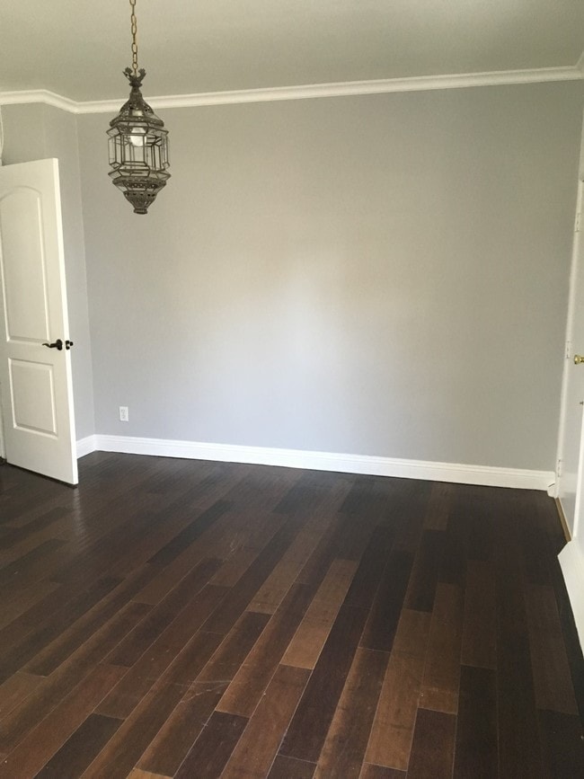 Master Bedroom with a huge walking closet - 3721 Corinth Ave