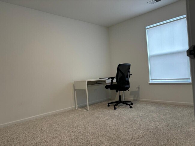 Building Photo - 602 Wolverine Dr