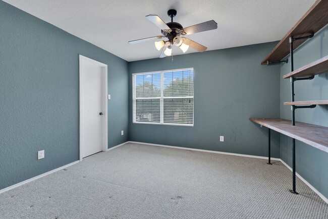 Building Photo - Stylish 3-Bedroom Home with Expansive Pati...