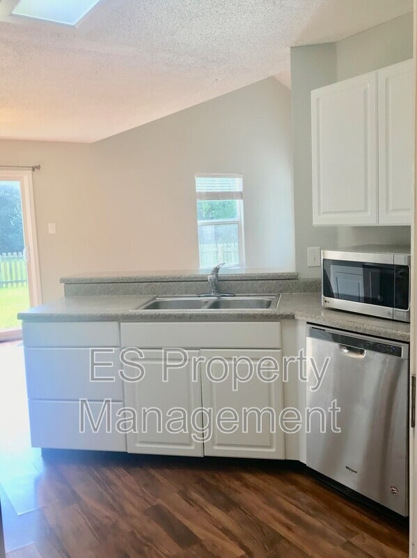 Building Photo - 4481 Redcliff N Ln