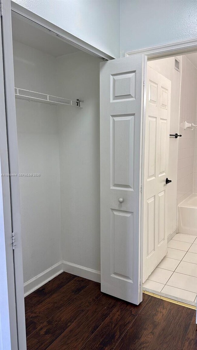 Building Photo - 2201 W Preserve Way