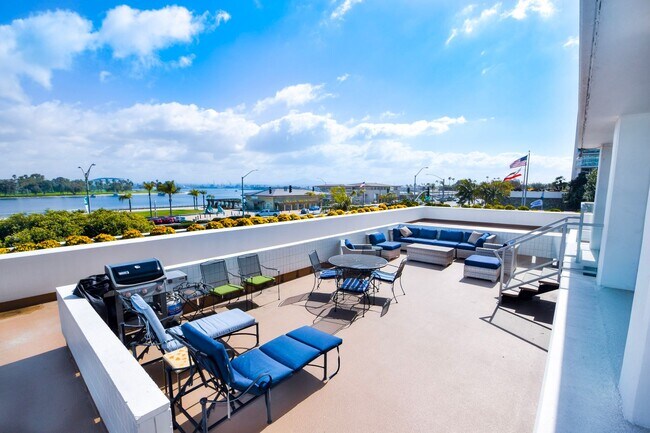 Building Photo - 1770 Avenida Del Mundo