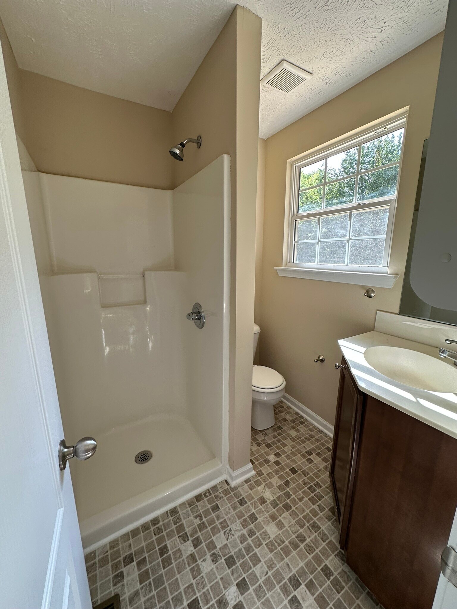 Building Photo - 104 Shirley Ct