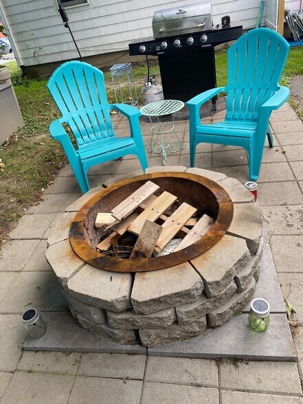 Outdoor Firepit - 18 Dexter St