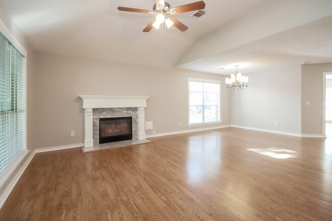 Building Photo - 19019 Oakway Dr