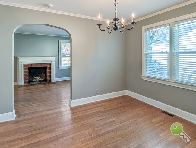 Building Photo - Charming Updated 2BR Home Near Downtown Greenville