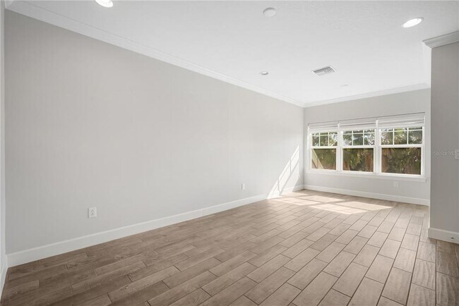 Building Photo - 4055 Rocky Shores Dr