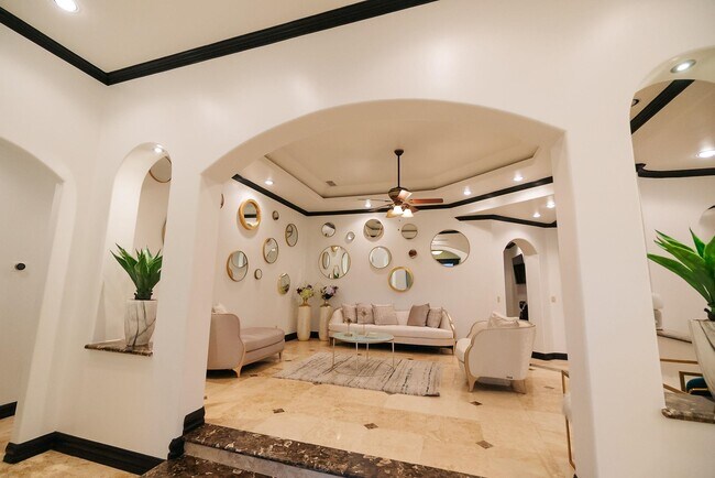 Building Photo - 302 Lake Clark Ct