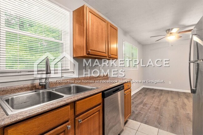 Building Photo - 3004 Twelve Oaks Cir