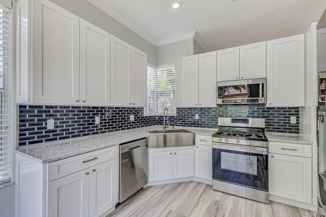 Building Photo - 146 Monterey Pointe Dr